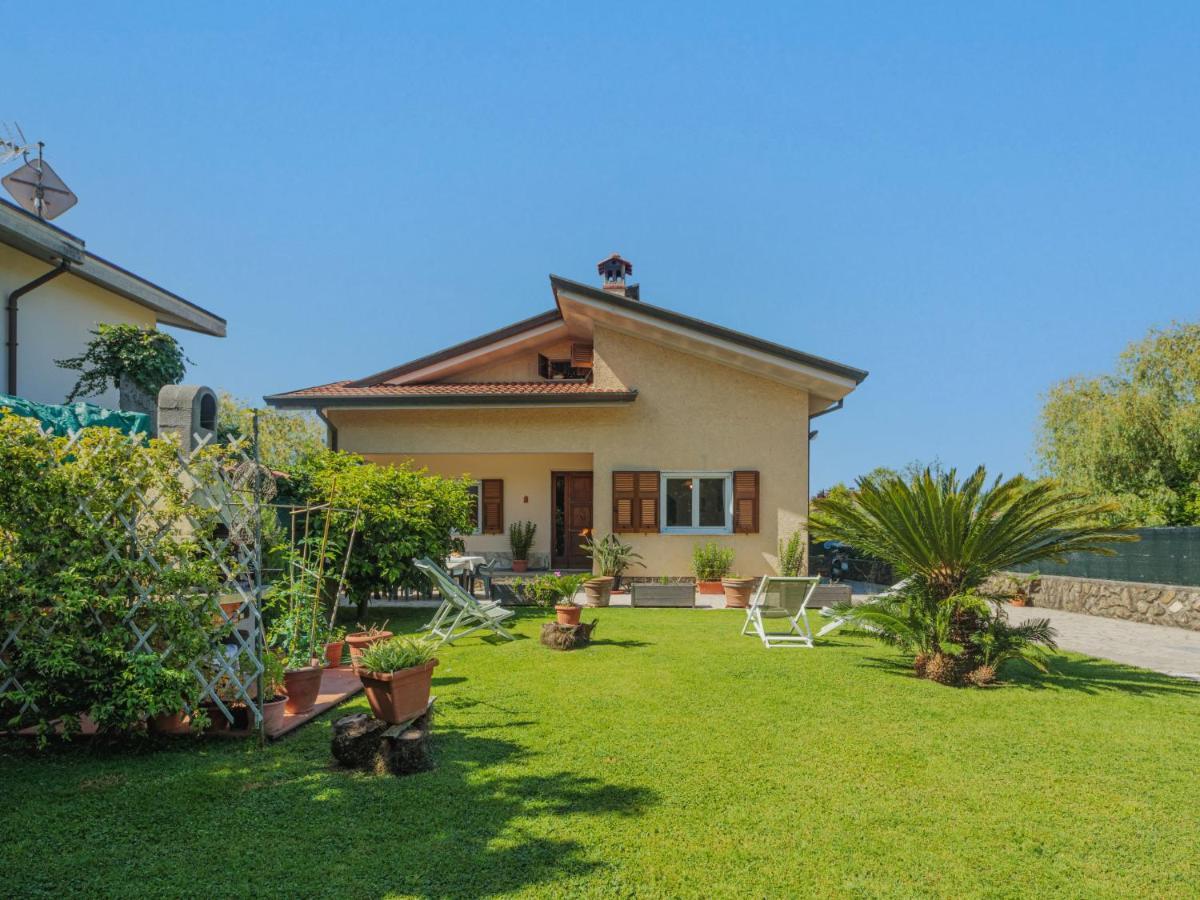 Apartment Emiliano By Interhome Marina di Massa Eksteriør billede