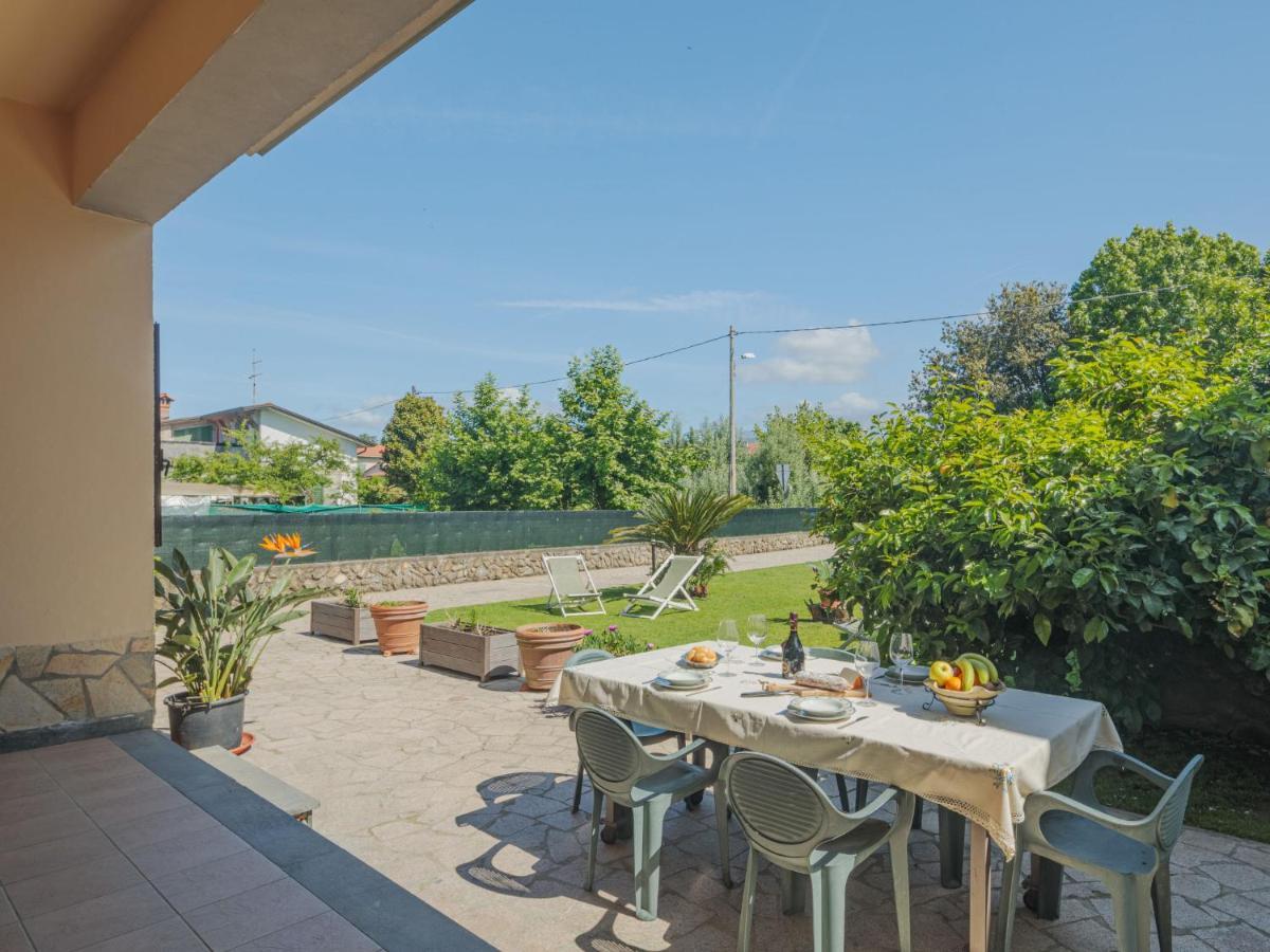 Apartment Emiliano By Interhome Marina di Massa Eksteriør billede