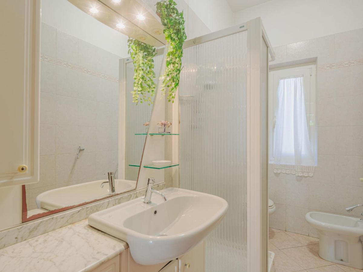 Apartment Emiliano By Interhome Marina di Massa Eksteriør billede